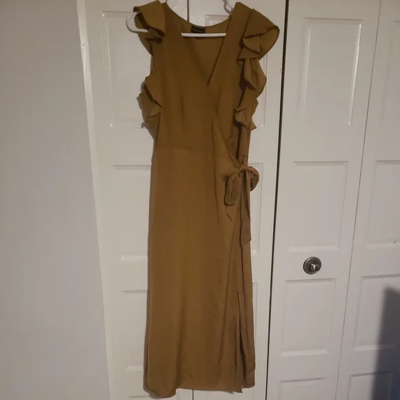 Who What Wear Gold Wrap Dress Size Medium | Color: Gold | Size: M | Thrifted79's Closet
